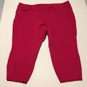 EUC Torrid Size 22 Pink Ponte Stretch Capri
